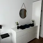 아파트 1 - *